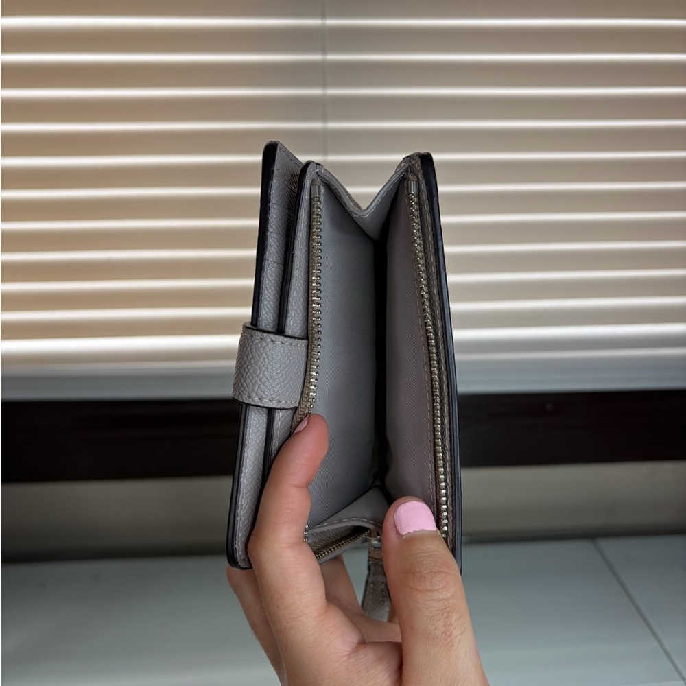 Coach Light Gray Leather Card Holder - Picture 4 of 4